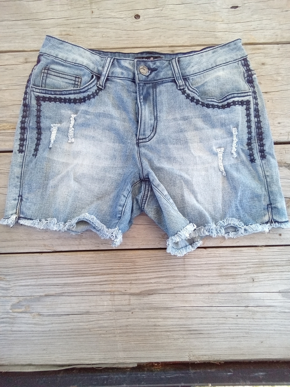 Earl Jean Light Wash Distressed Embroidered Frayed Cutoff Denim Shorts Size 8